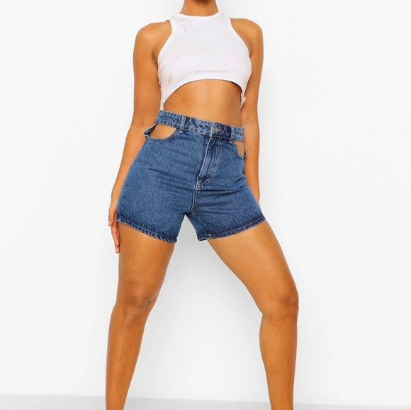 👖Boohoo Cut Out Denim shorts - Picture 2 of 10